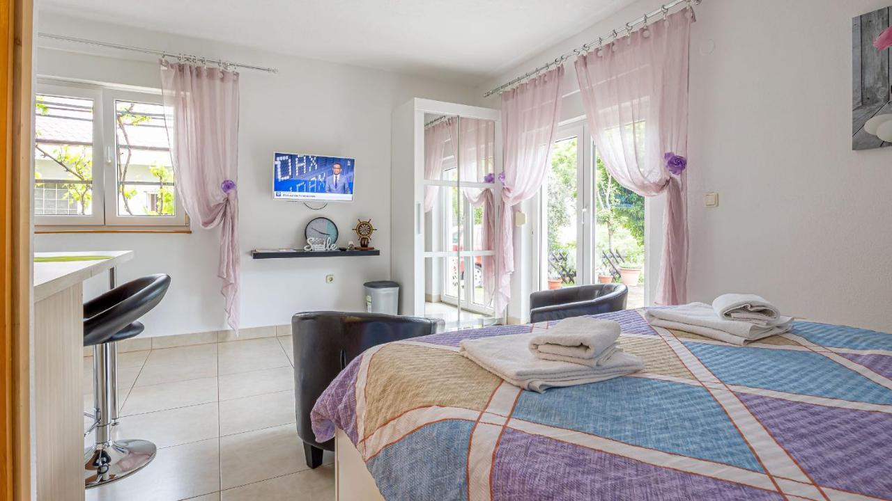Apartments Klara Сень Экстерьер фото